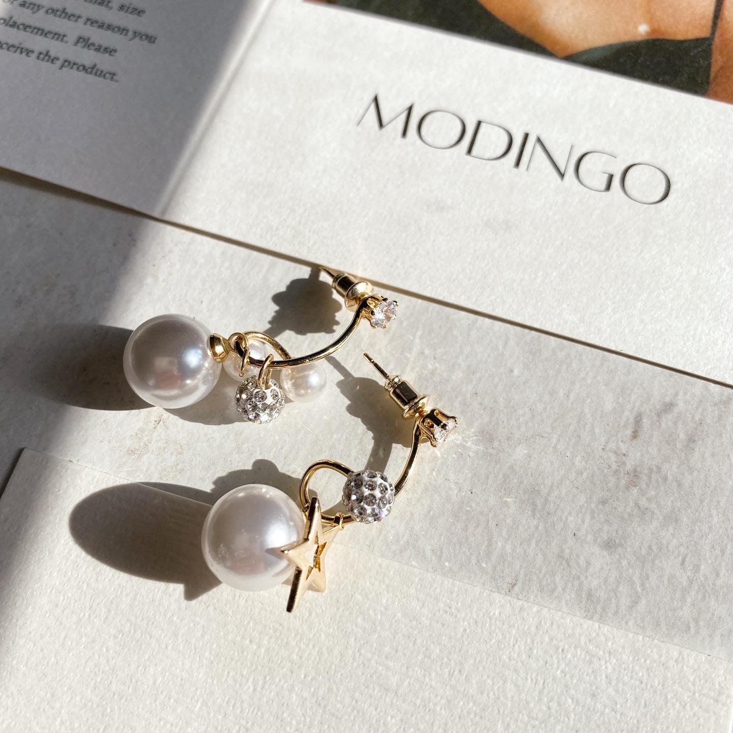 Nora Asymmetrical Zircon Pearl Earrings - Modingo Modingo