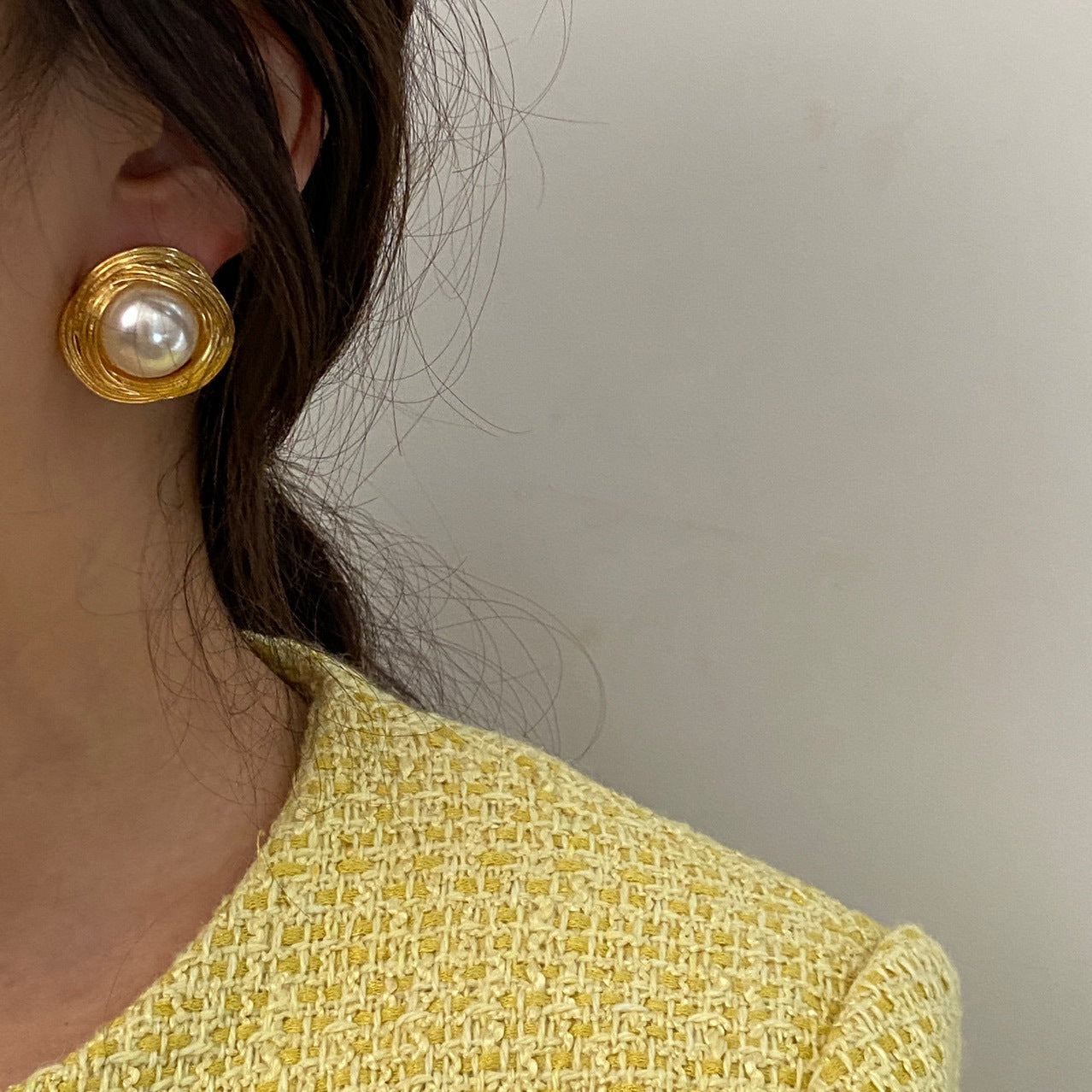 Gold Wire Winding Pearl Earrings - Modingo Modingo