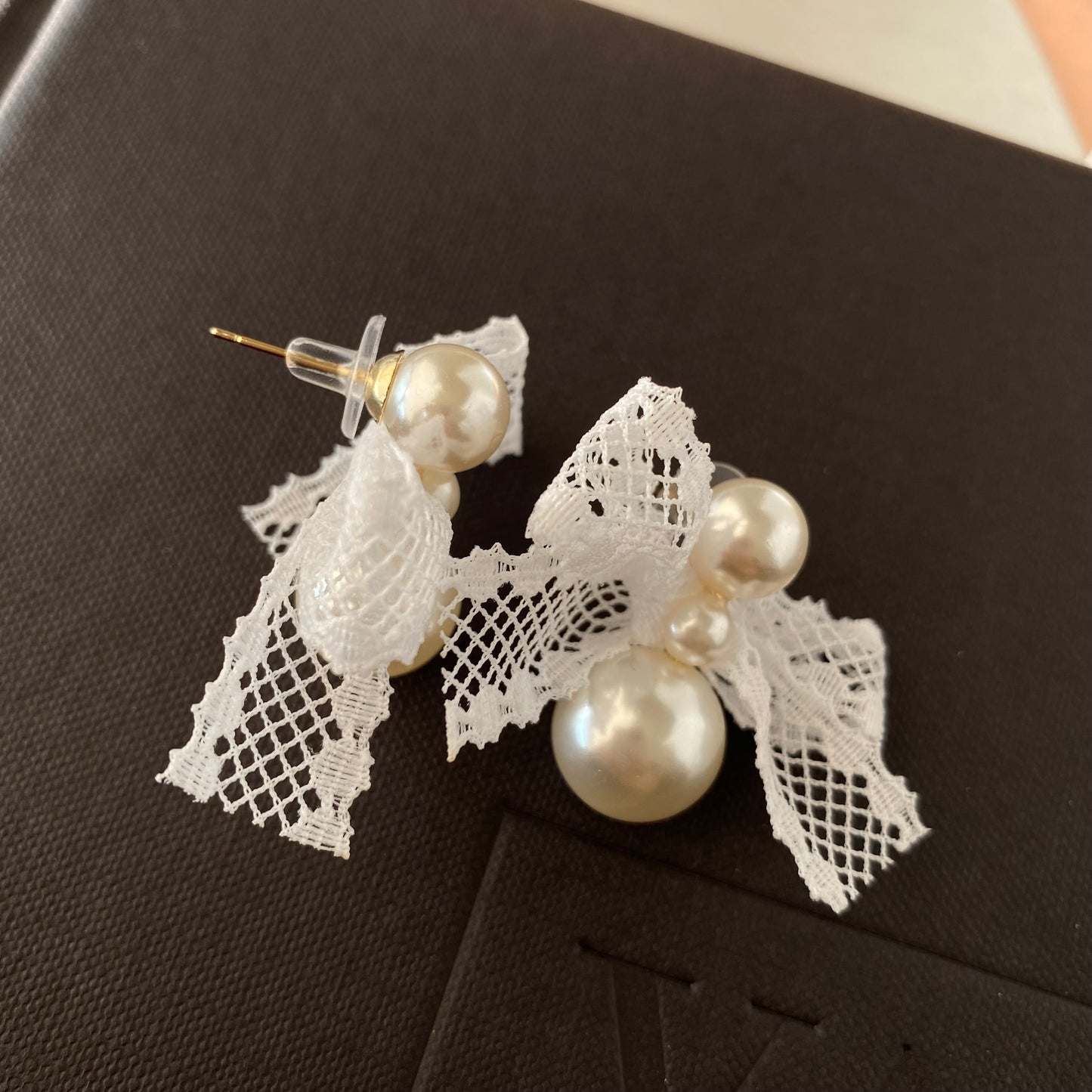 Lace Pearl Earrings - Modingo Modingo